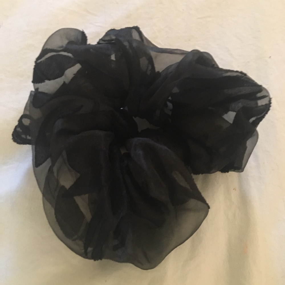 Oversized Tulle Fabric Scrunchie